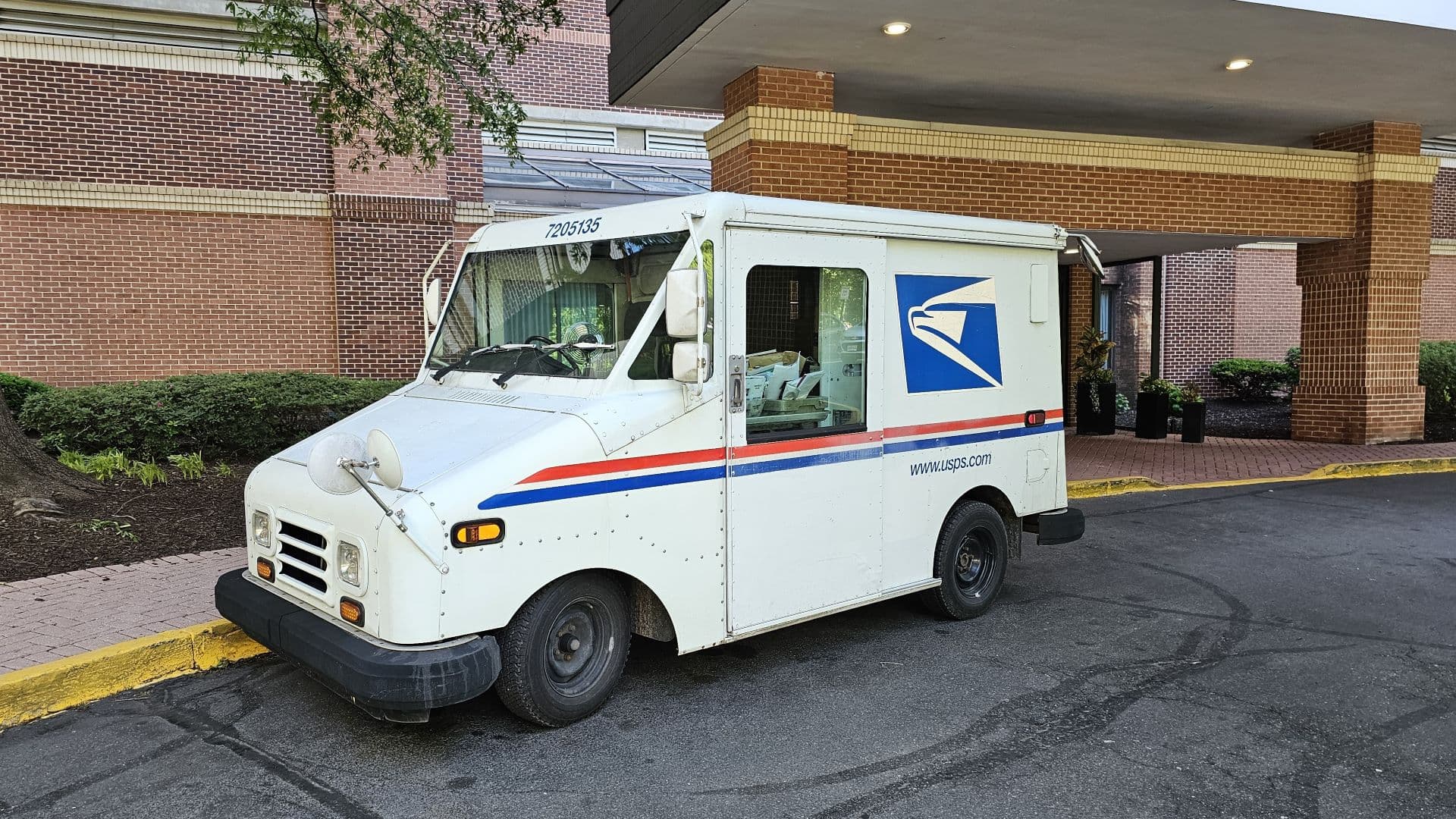 USPS Lands $10B DHL Contract, Signals Shift in Last-Mile Delivery
