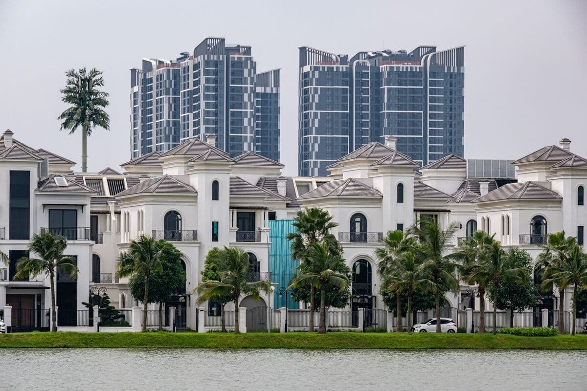 Vietnam's Stock Market Boom Offers Lessons for Emerging Market Investors